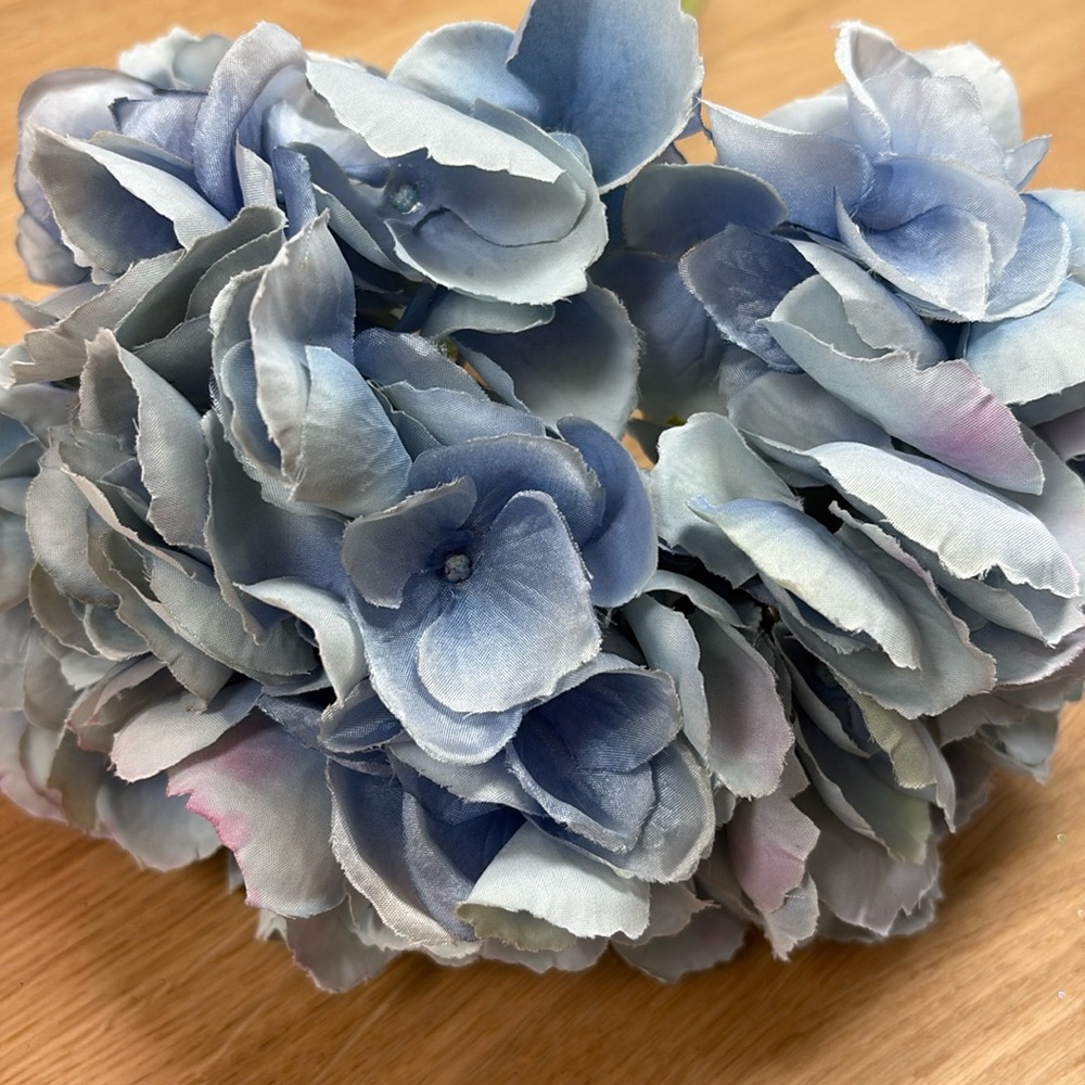 Light blue hydrangea stem 19”
